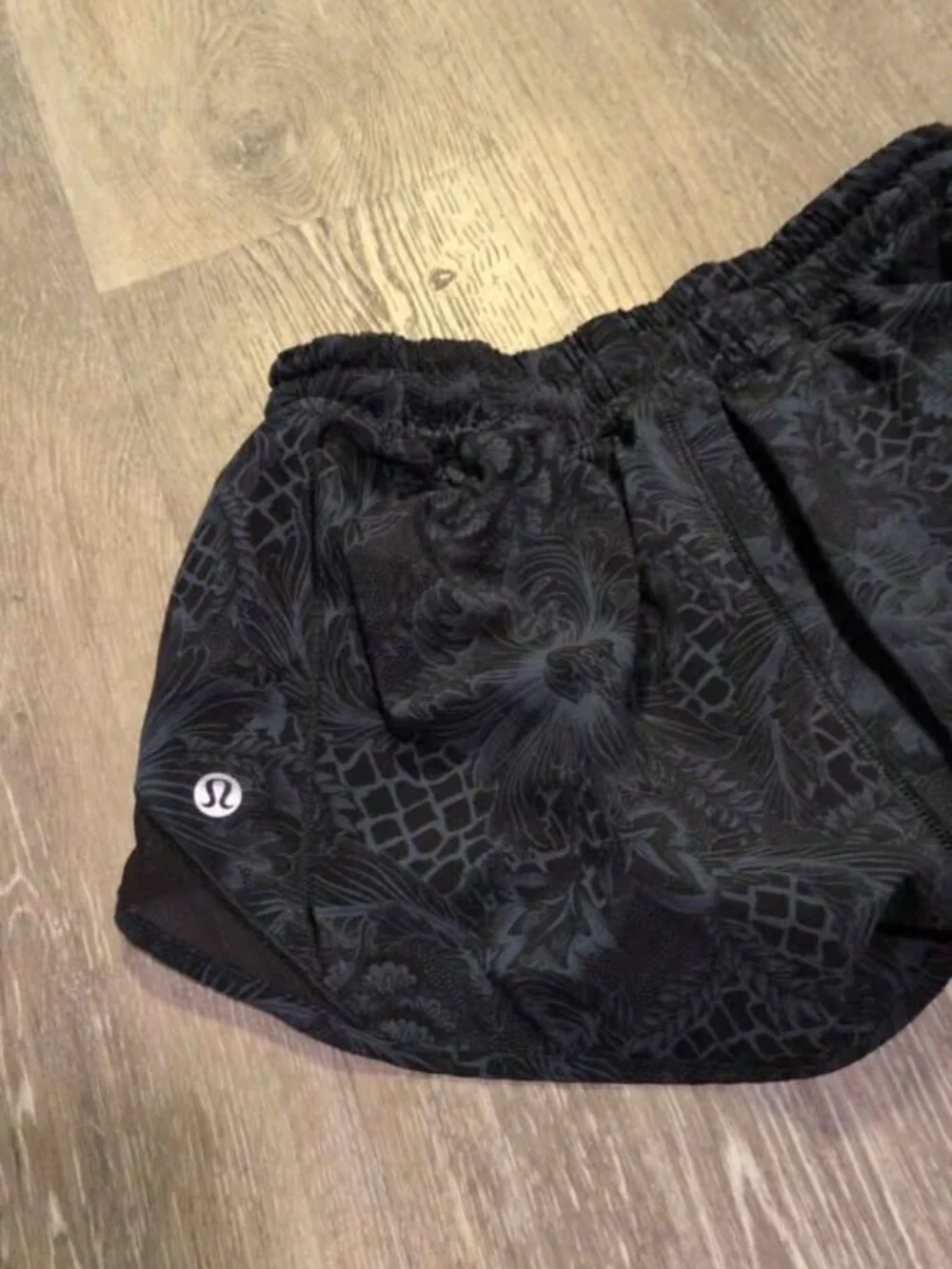 Lululemon Hotty Hot Short Size 4